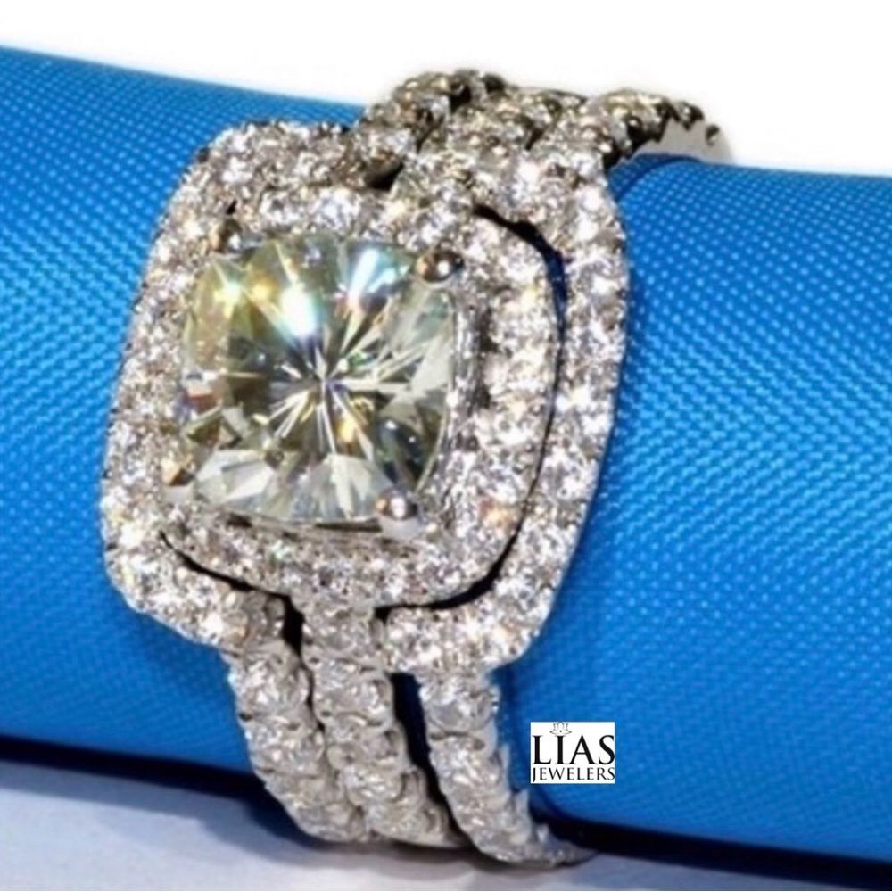 New 10k white gold wedding ring set